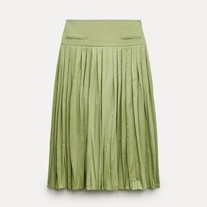 Elegant Green Pleated Skirt